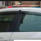 Vè che mưa Mazda 2