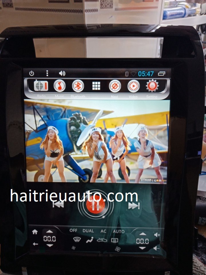 Màn hình tesla cho xe Toyota Land Cruiser Prado 2018 4 Image