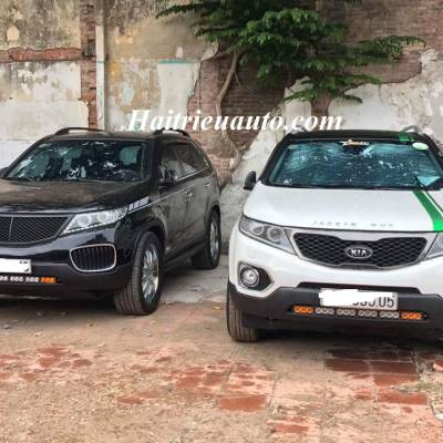 Viền đèn trước Kia Sedona