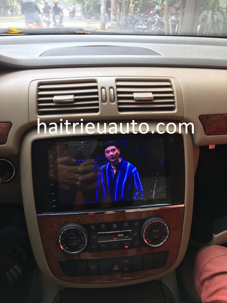 Màn hình android theo xe Mercedes R 350 3 Image