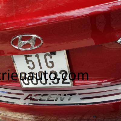 chén cửa xe Hyundai Accent 2018