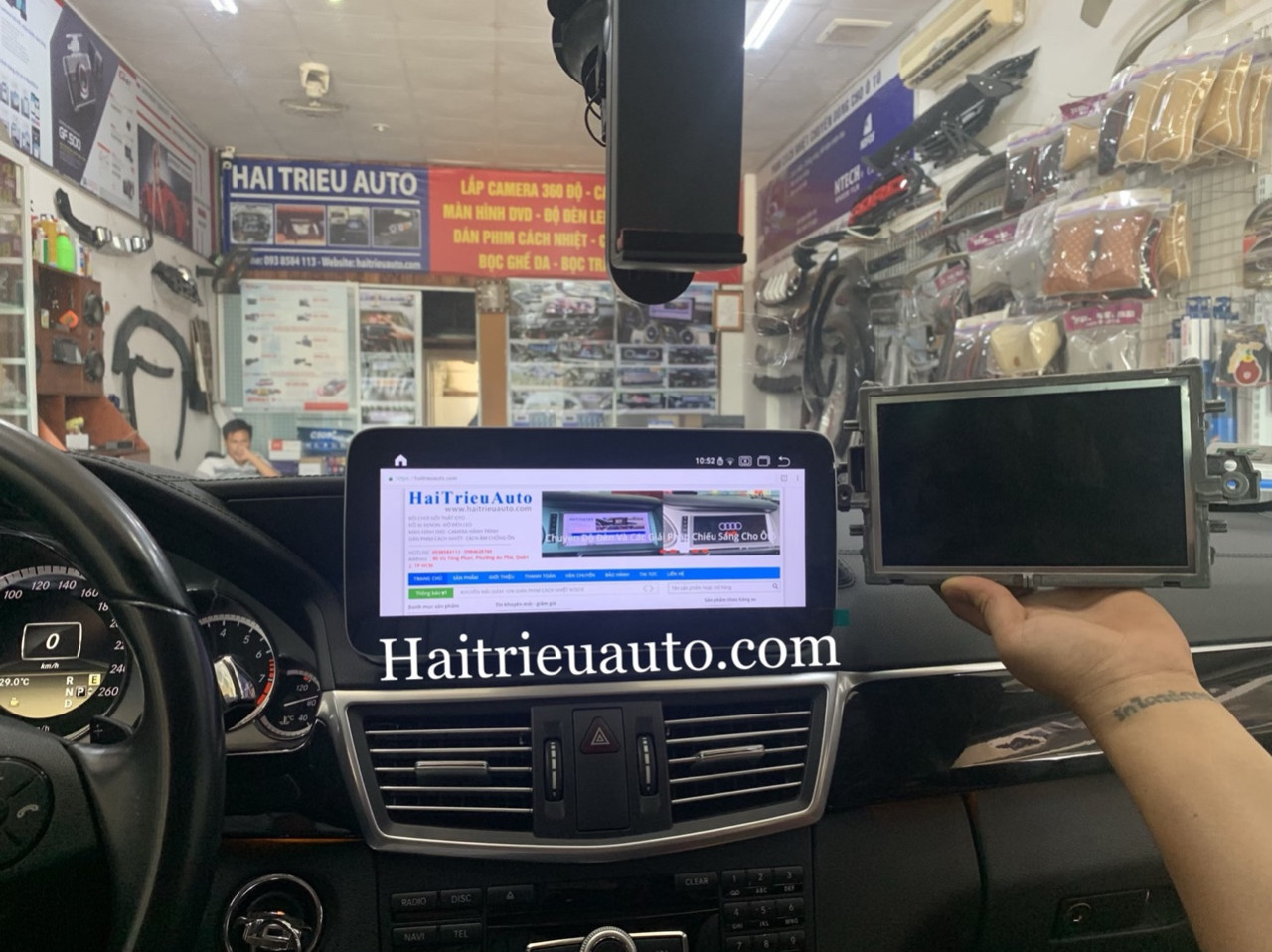 Màn hình android theo xe Mercedes E250 2010 2 Image