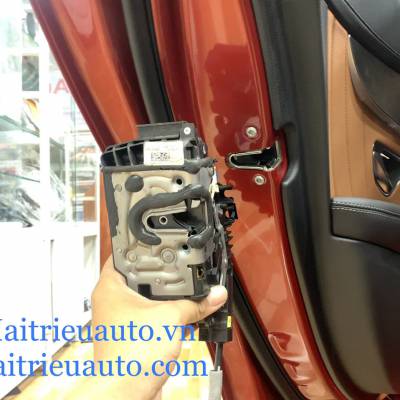 mặt că lăng mẫu sao rơi theo xe mercedes GLC 2020