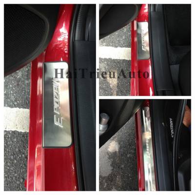 Nẹp bước chân có đèn Mazda 3