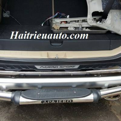 Nẹp bước chân có đèn Mitsubishi Pajero Sport