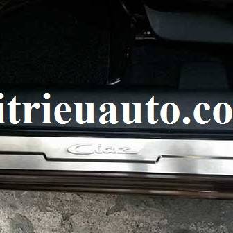 chén cửa cho xe Suzuki Ciaz