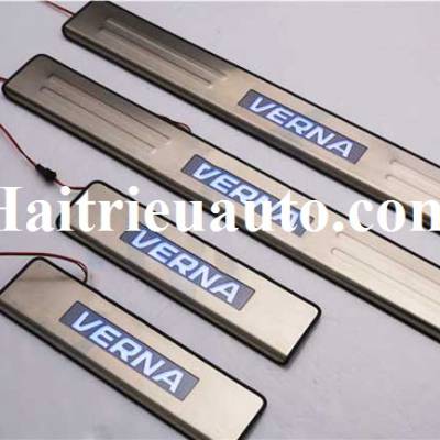 nẹp bước chân ngoài Hyundai Verna