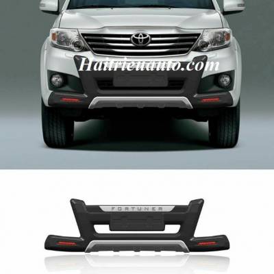 Ốp cản sau xe Fortuner