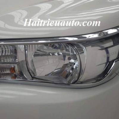 Viền đèn sau toyota Hilux 2017