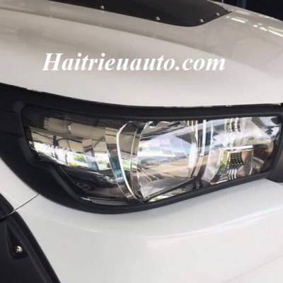 Viền đèn trước Toyota Hilux 2017