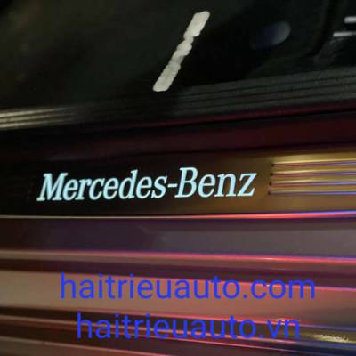 nẹp bước chân có đèn cho xe mercedes GLC