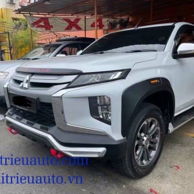 ỐP hông xe Mitsubishi Triton 2022