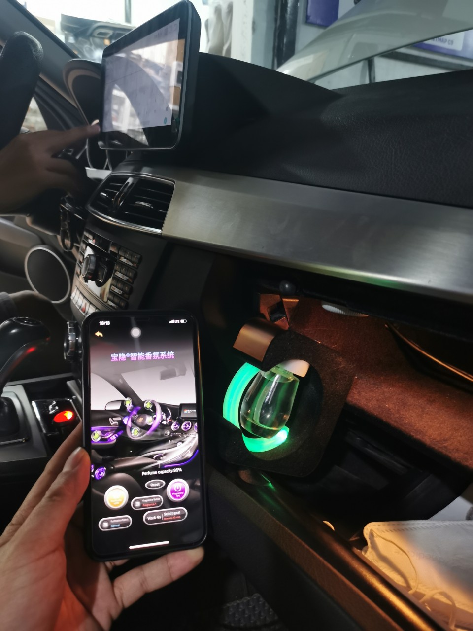 Bộ nước hoa phun xe Mercedes C 2013 6 Image