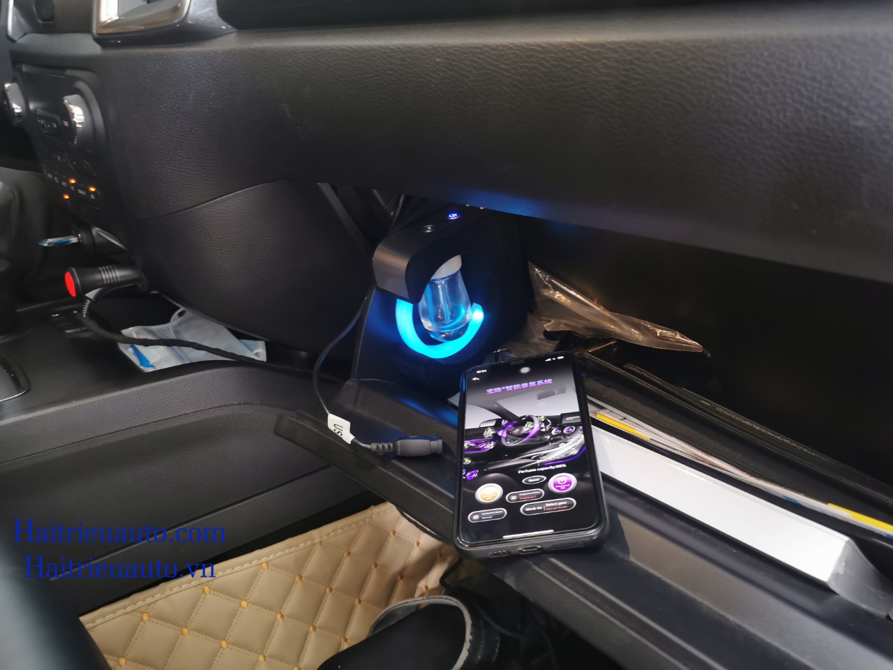 Hệ thống nước hoa xe Ford Everest 3 Image