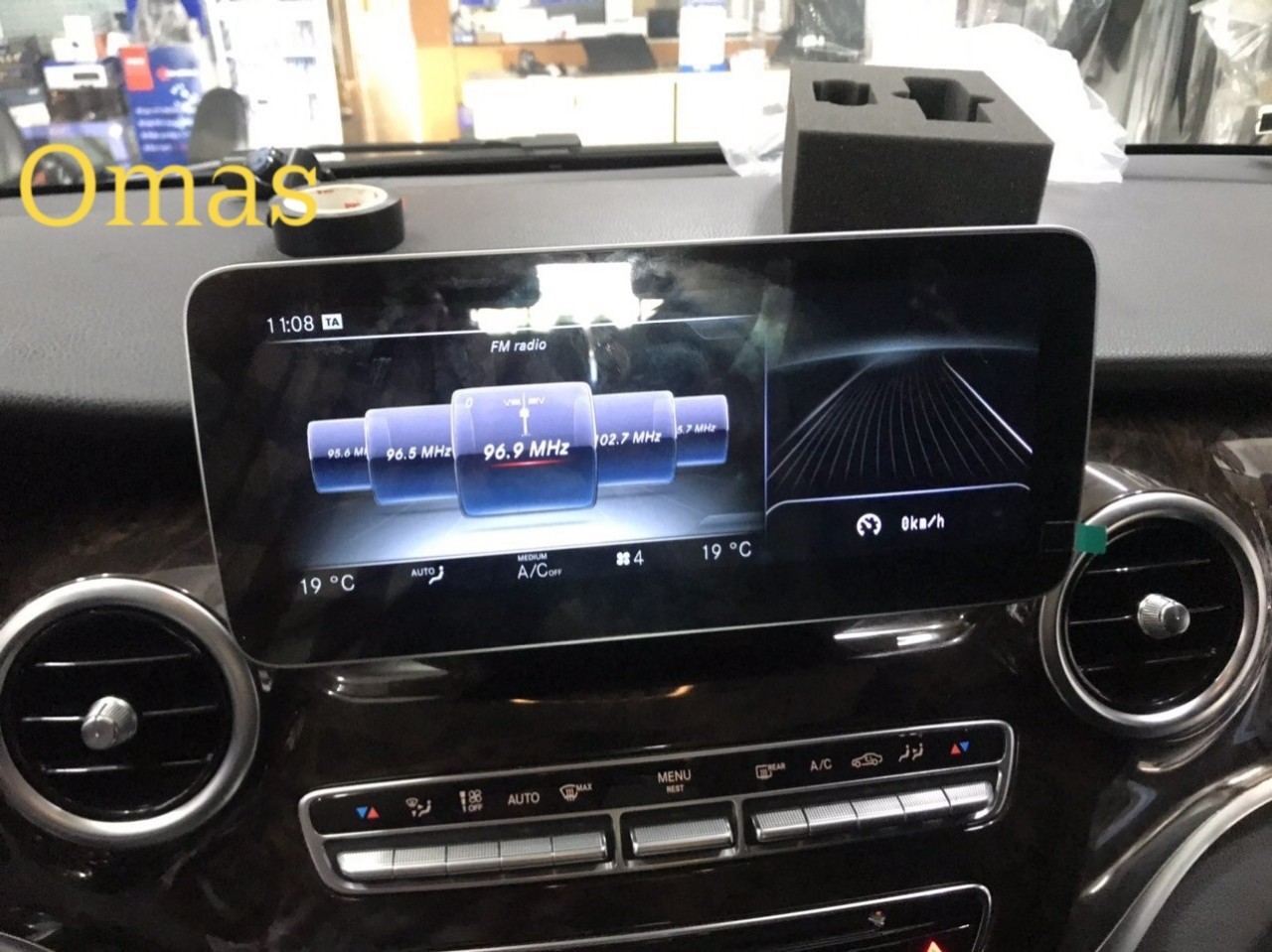 Màn hình android Omas Pro Mercedes V 2019 6 Image