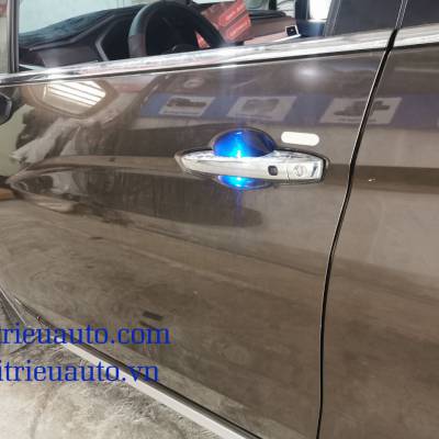 Tay cửa có đèn led xe Mirage