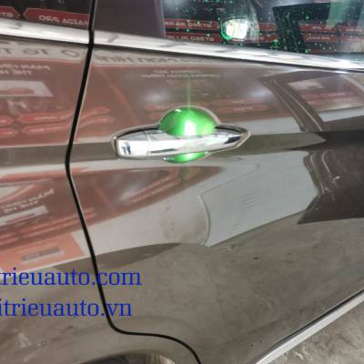 Tay cửa có đèn led xe outlander