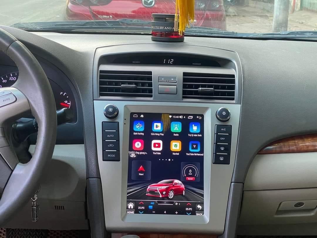 màn hình tesla theo xe camry 7 Image