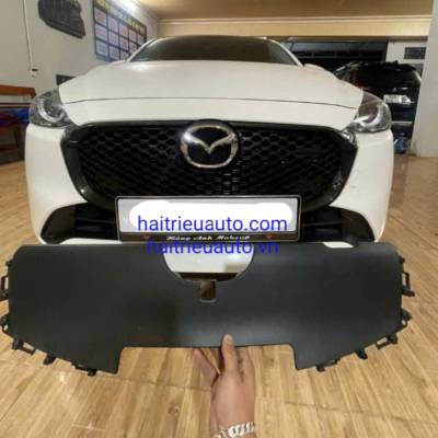 Nút khởi động trên vô lăng xe Mazda