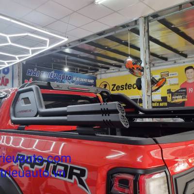 Ốp sau cốp xe Ford Ranger 2025