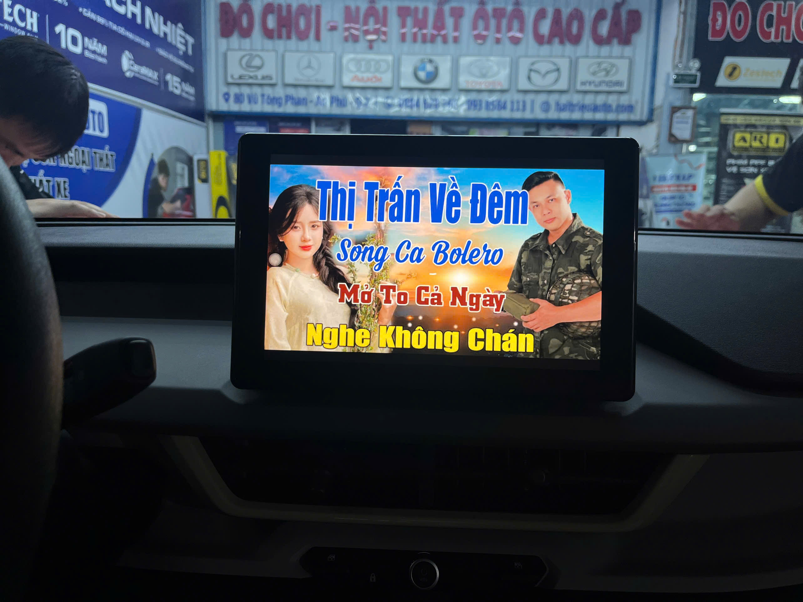 Màn hình android xe Vinfast VF3 4 Image