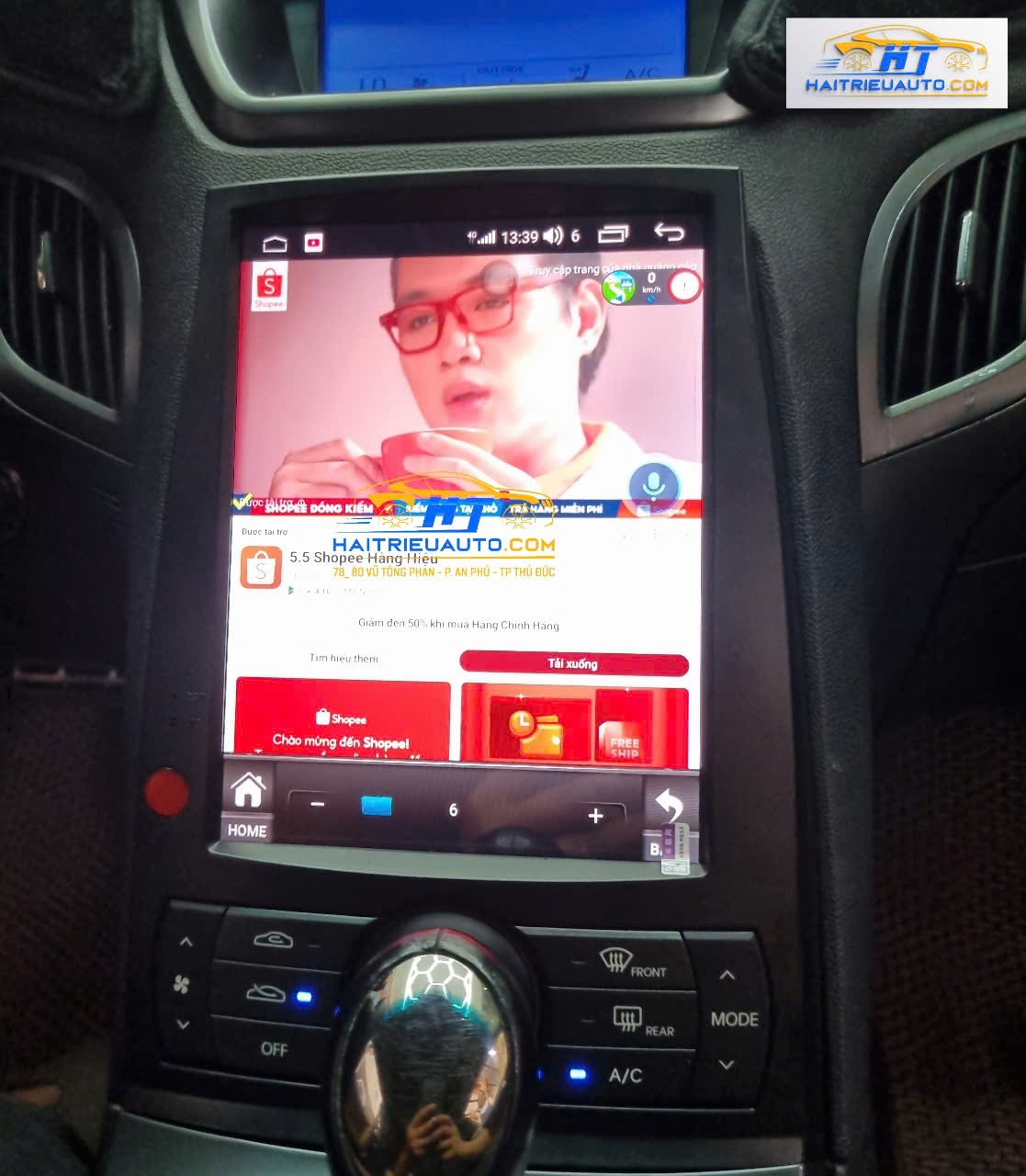 Màn hình tesla theo xe Hyundai Genesis 5 Image