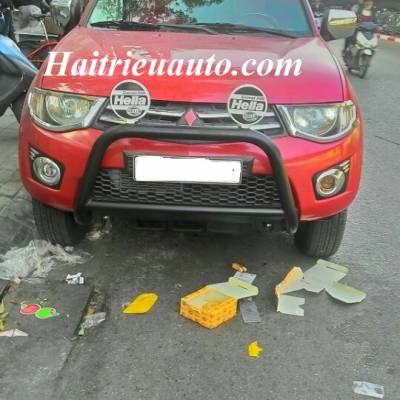 Ốp cản sau xe Triton