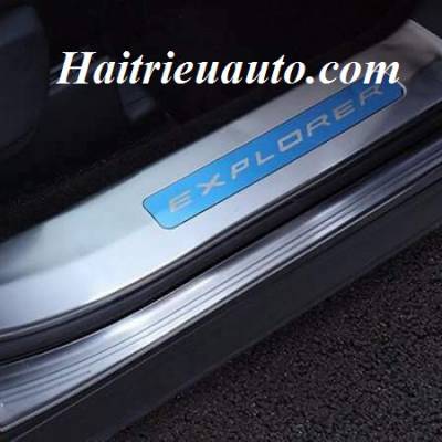 Viền đèn sau xe Explorer