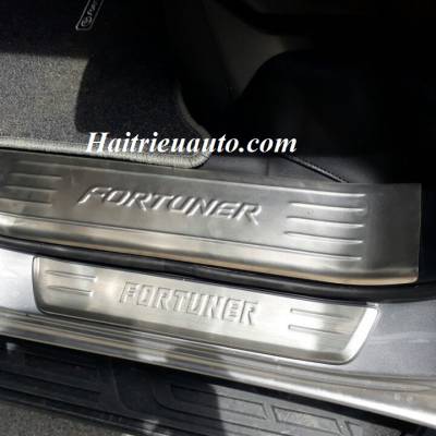 Vè che mưa Fortuner 2017