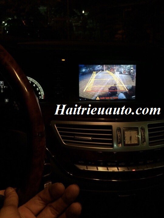 Lắp camera lùi cho xe Mercedes S550 2 Image