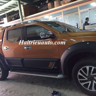 Chống trầy cốp sau Pajero Sport