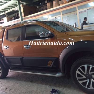 Lướt gió cabo Nissan Navara