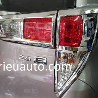 ốp đèn gầm cho xe innova 2017