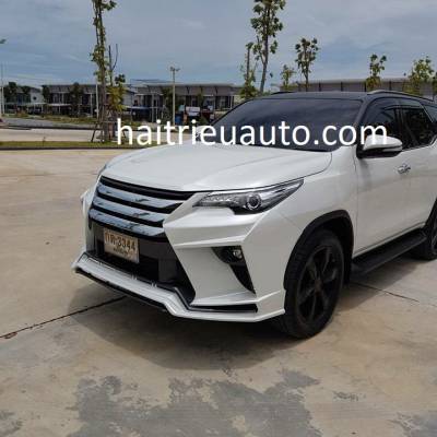 đồ trang trí cho xe innova 2017